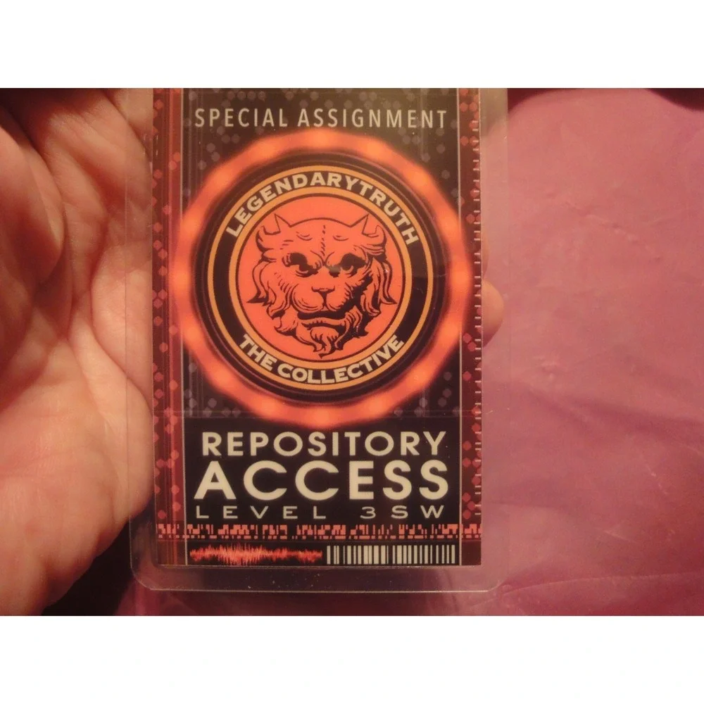 2016‎ HALLOWEEN HORROR NIGHTS 26 REPOSITORY ACCESS 3SW badge legendary orange